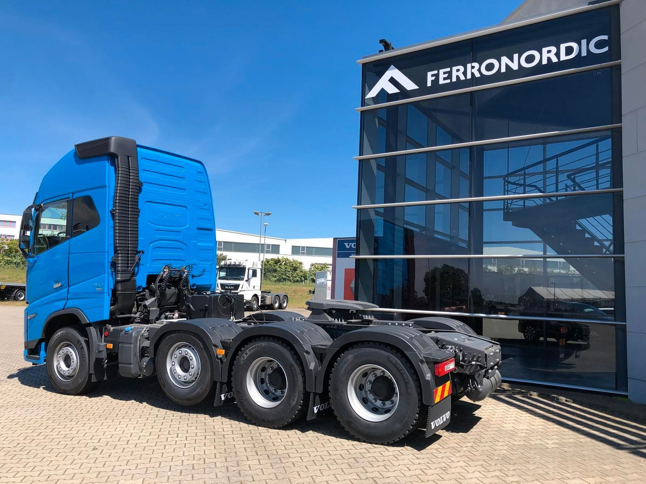 Volvo FH16 750 XL 8x4 Tridem*100T*Kriechgänge*Retarder Volvo FH16 750 XL 8x4 Tridem*100T*Kriechgänge*Retarder - Tegljač: slika 4 Volvo FH16 750 XL 8x4 Tridem*100T*Kriechgänge*Retarder Volvo FH16 750 XL 8x4 Tridem*100T*Kriechgänge*Retarder - Tegljač: slika 4