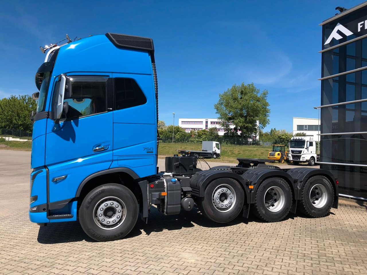 Volvo FH16 750 XL 8x4 Tridem*100T*Kriechgänge*Retarder Volvo FH16 750 XL 8x4 Tridem*100T*Kriechgänge*Retarder - Tegljač: slika 2 Volvo FH16 750 XL 8x4 Tridem*100T*Kriechgänge*Retarder Volvo FH16 750 XL 8x4 Tridem*100T*Kriechgänge*Retarder - Tegljač: slika 2