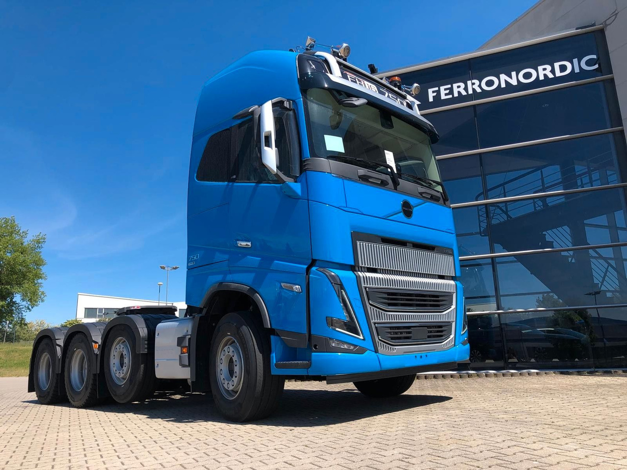 Volvo FH16 750 XL 8x4 Tridem*100T*Kriechgänge*Retarder Volvo FH16 750 XL 8x4 Tridem*100T*Kriechgänge*Retarder - Tegljač: slika 1 Volvo FH16 750 XL 8x4 Tridem*100T*Kriechgänge*Retarder Volvo FH16 750 XL 8x4 Tridem*100T*Kriechgänge*Retarder - Tegljač: slika 1