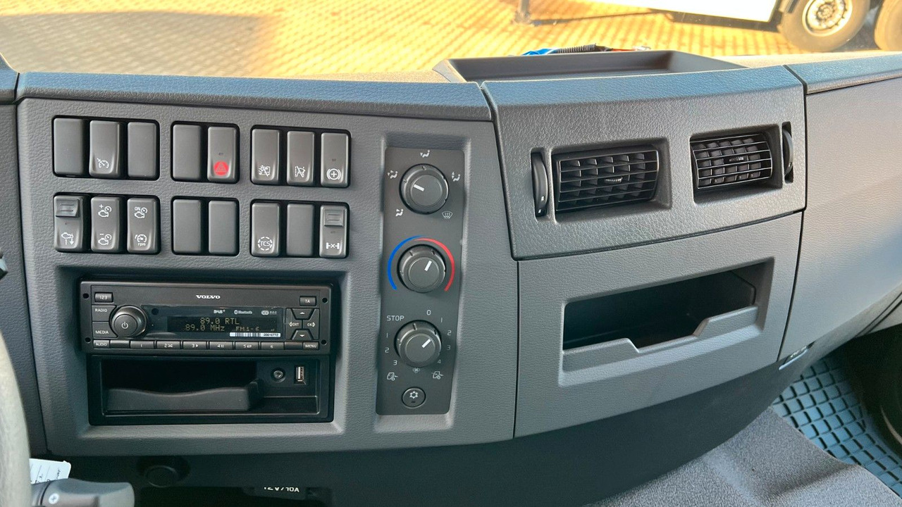 Kamion za utovaranje kontejnera Volvo FE320 Hyva TS2012*Klima*AHK*auch Miete: slika 21