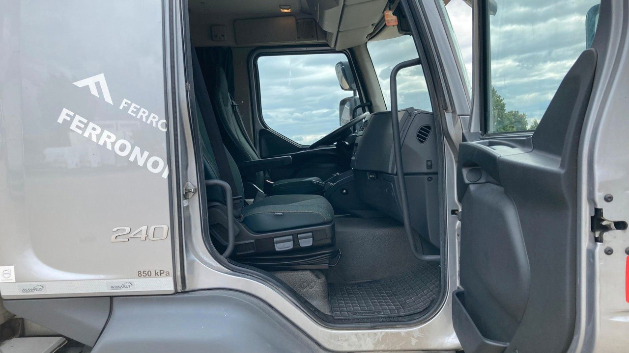Volvo FL 12.240 Ladebordwand*Klima - Kamion sa zatvorenim sandukom: slika 5 Volvo FL 12.240 Ladebordwand*Klima - Kamion sa zatvorenim sandukom: slika 5