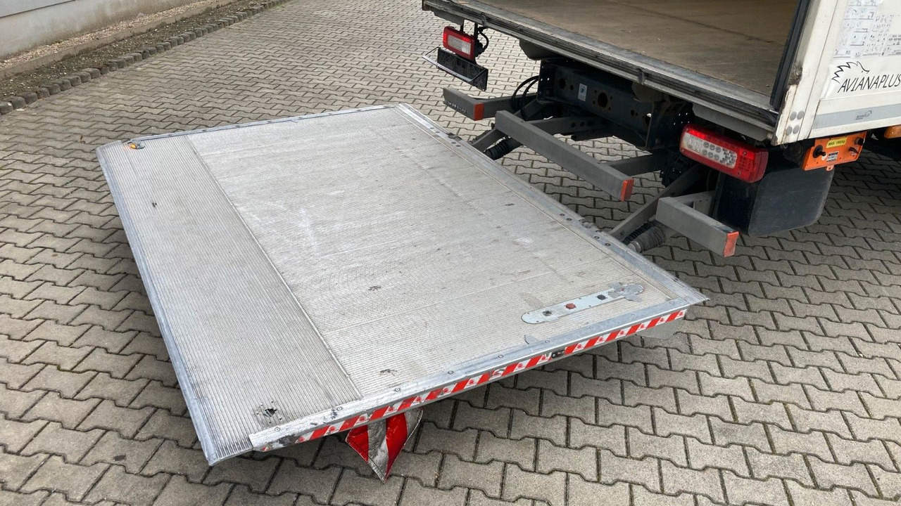 Volvo FL 12.240 Ladebordwand*Klima - Kamion sa zatvorenim sandukom: slika 4 Volvo FL 12.240 Ladebordwand*Klima - Kamion sa zatvorenim sandukom: slika 4