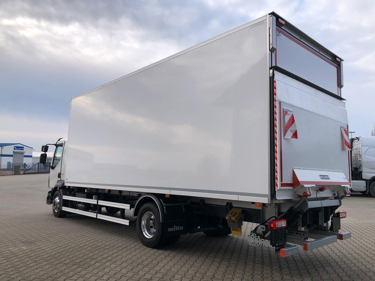 Volvo FL16.280 VollLuft*LBW *Carrier Supra850*a.Miete - Hladnjača: slika 3 Volvo FL16.280 VollLuft*LBW *Carrier Supra850*a.Miete - Hladnjača: slika 3