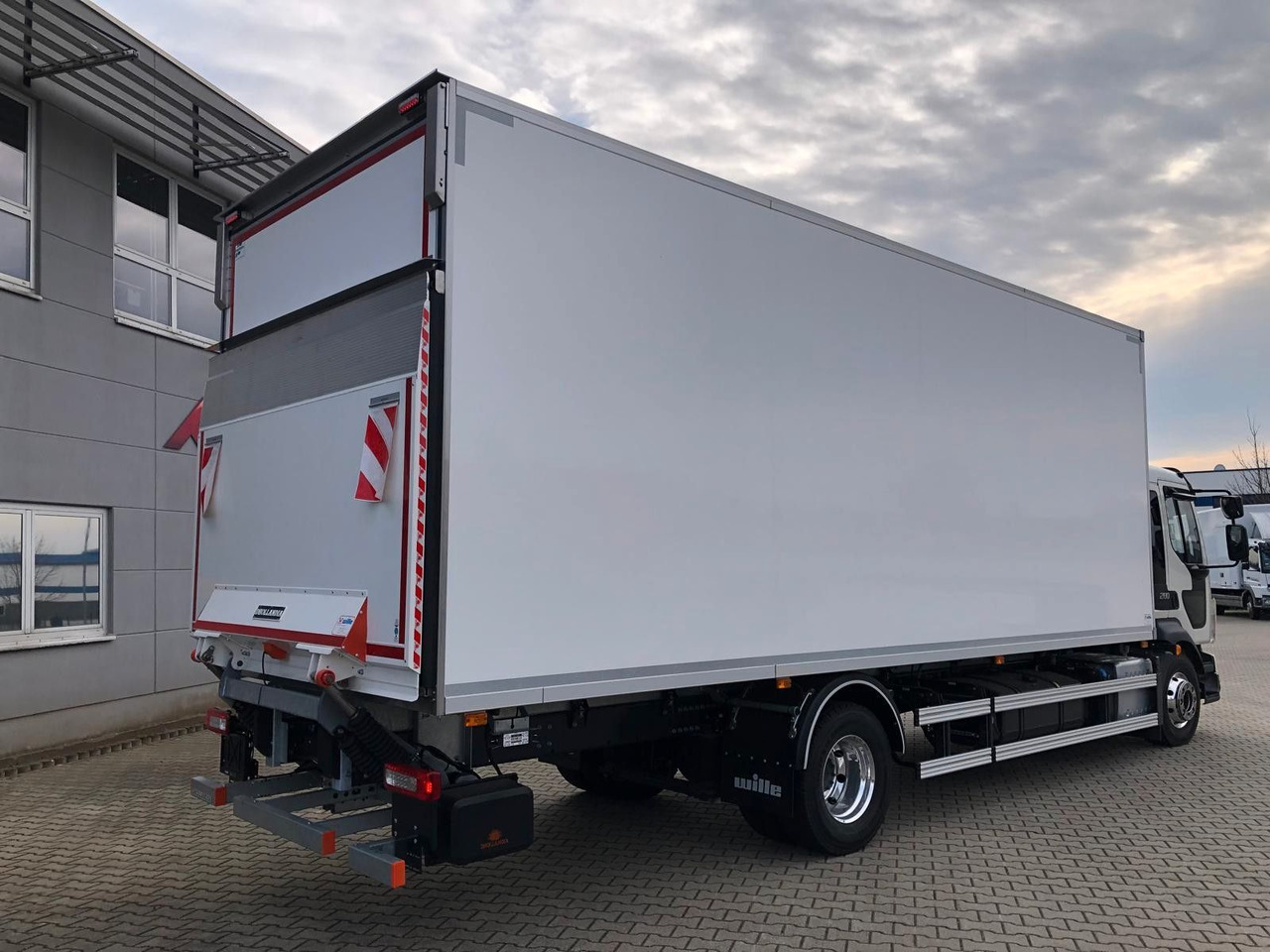 Volvo FL16.280 VollLuft*LBW *Carrier Supra850*a.Miete - Hladnjača: slika 4 Volvo FL16.280 VollLuft*LBW *Carrier Supra850*a.Miete - Hladnjača: slika 4