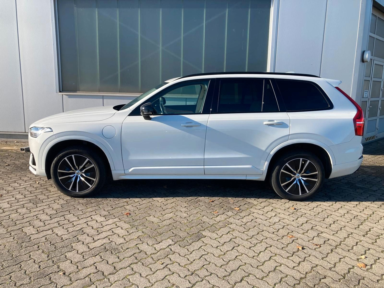 Volvo XC 90 T8 R-Des. Exp. Rech. Pl.-In Hybr. AWD 7-S. - SUV: slika 2 Volvo XC 90 T8 R-Des. Exp. Rech. Pl.-In Hybr. AWD 7-S. - SUV: slika 2