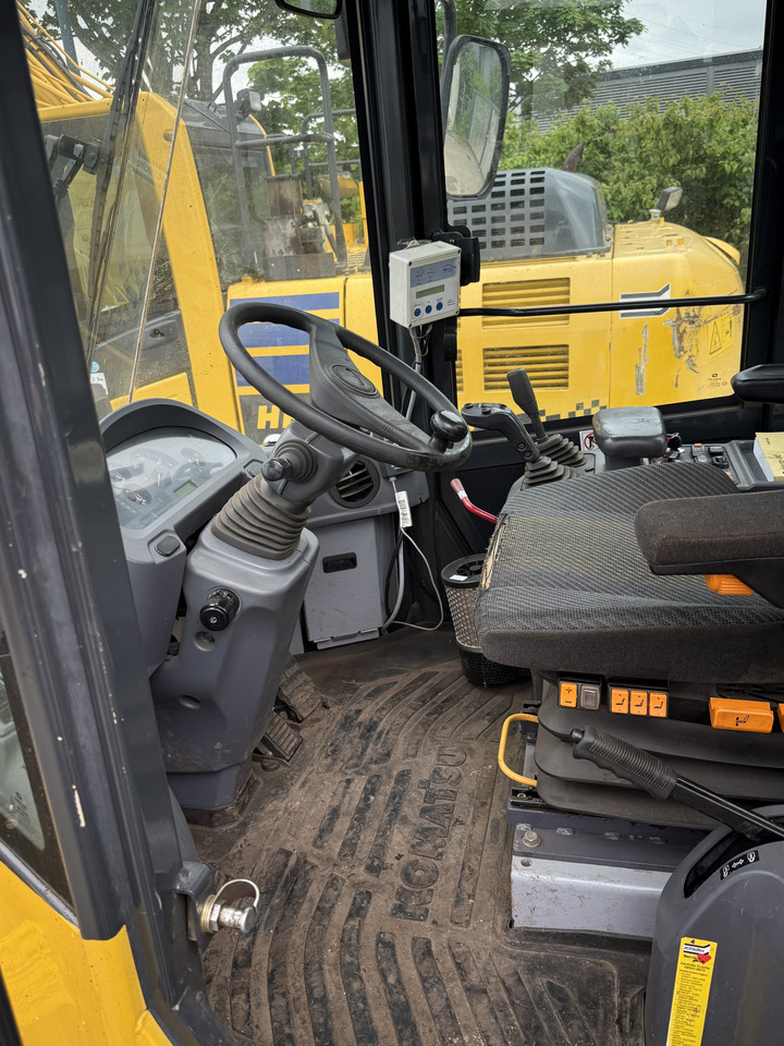 Utovarivač točkaš KOMATSU WA200PZ-6: slika 14