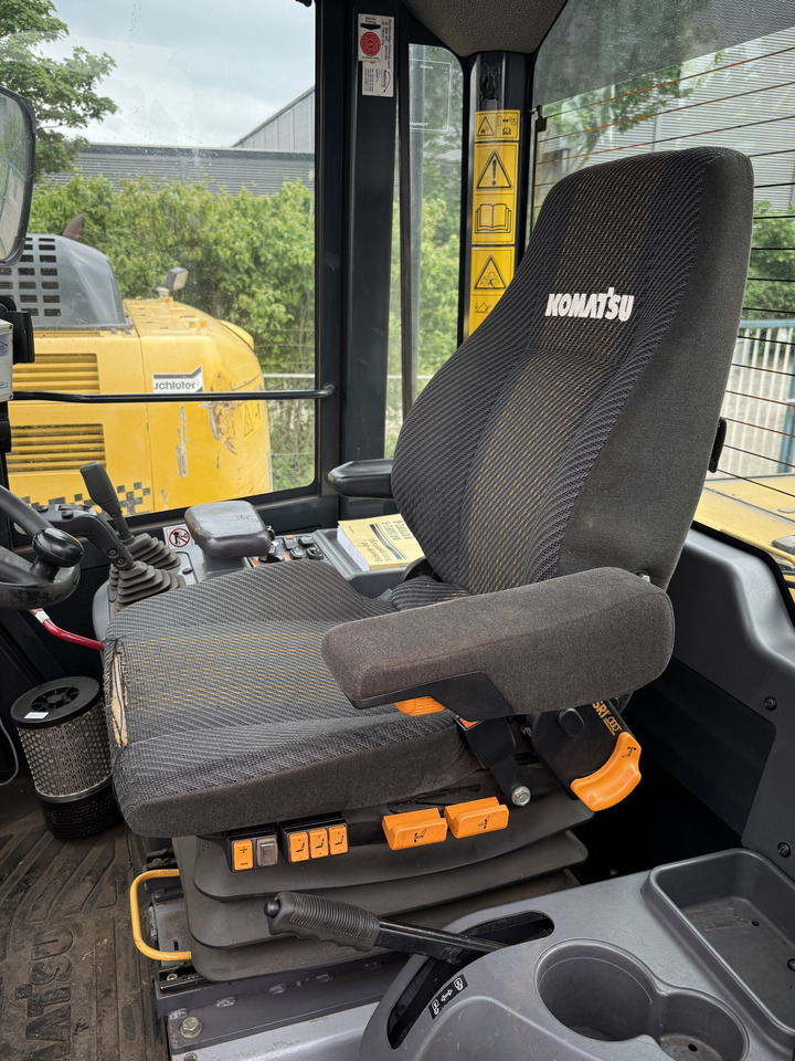 Utovarivač točkaš KOMATSU WA200PZ-6: slika 13