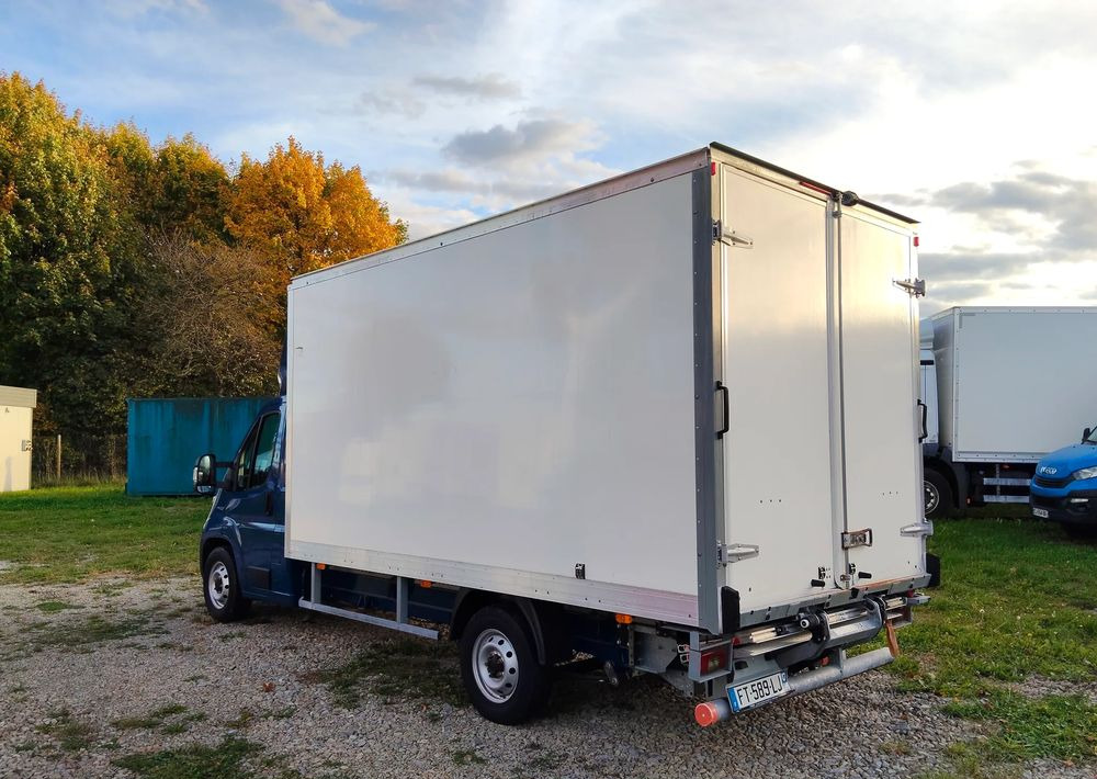 Fiat Ducato - Dostavno vozilo sa zatvorenim sandukom: slika 4 Fiat Ducato - Dostavno vozilo sa zatvorenim sandukom: slika 4