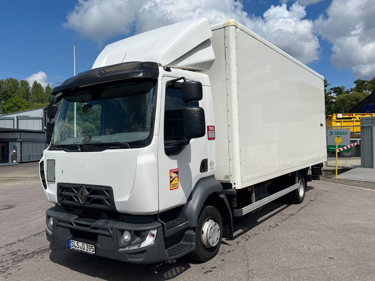 Renault D7.5 210 Kofferaufbau mit LBW - Dostavno vozilo sa zatvorenim sandukom: slika 1 Renault D7.5 210 Kofferaufbau mit LBW - Dostavno vozilo sa zatvorenim sandukom: slika 1
