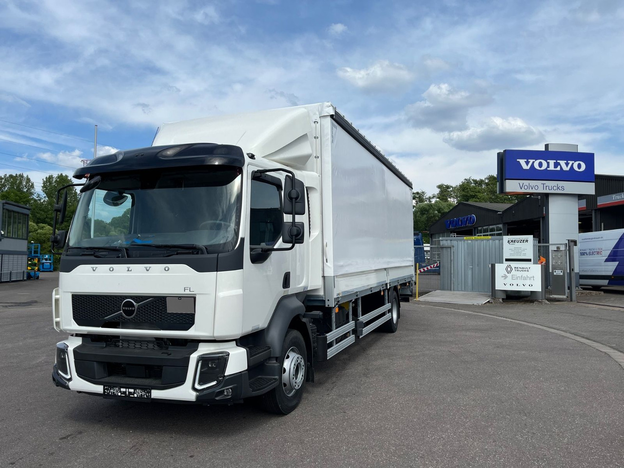Volvo FL 14.245 Junge Schiebeplanenaufbau LBW - Kamion sa ceradom: slika 1 Volvo FL 14.245 Junge Schiebeplanenaufbau LBW - Kamion sa ceradom: slika 1