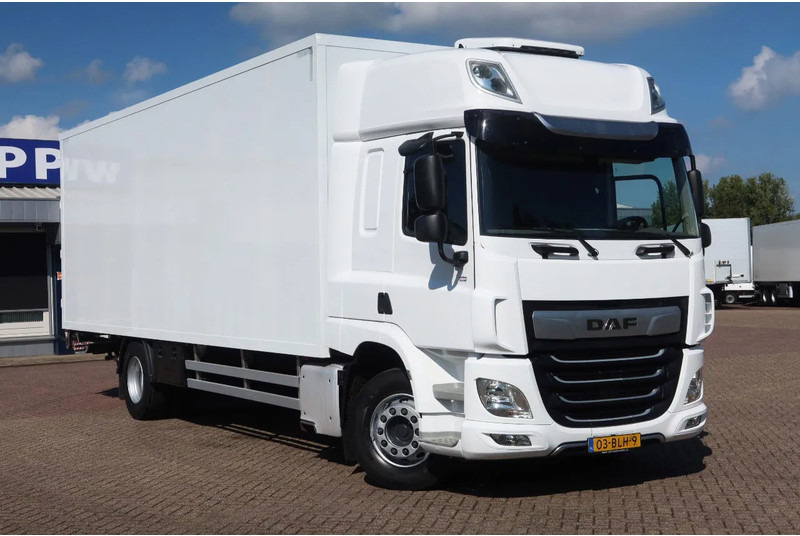 DAF CF 410 Bak+Klep Dhollandia 2.000 kg Slaapcabine - Kamion sa zatvorenim sandukom: slika 2 DAF CF 410 Bak+Klep Dhollandia 2.000 kg Slaapcabine - Kamion sa zatvorenim sandukom: slika 2