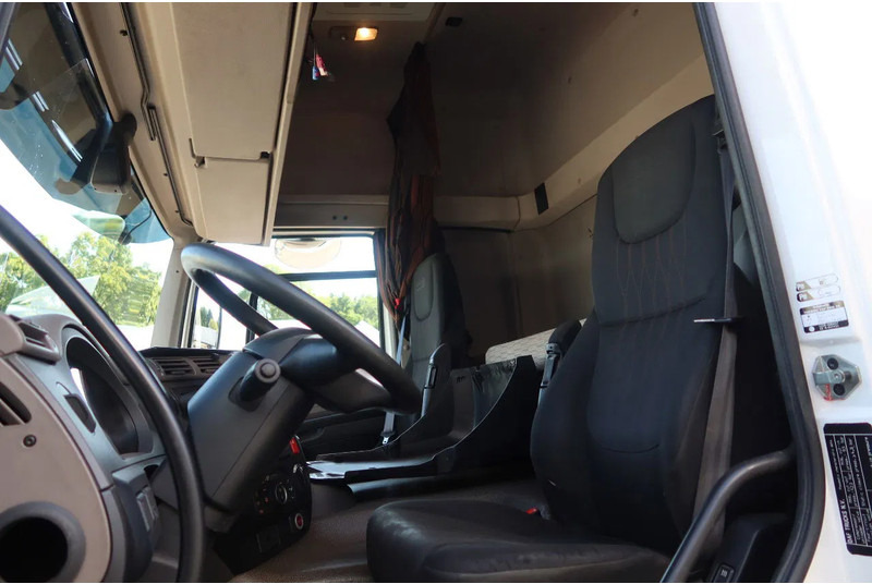 DAF CF 410 Bak+Klep Dhollandia 2.000 kg Slaapcabine - Kamion sa zatvorenim sandukom: slika 5 DAF CF 410 Bak+Klep Dhollandia 2.000 kg Slaapcabine - Kamion sa zatvorenim sandukom: slika 5