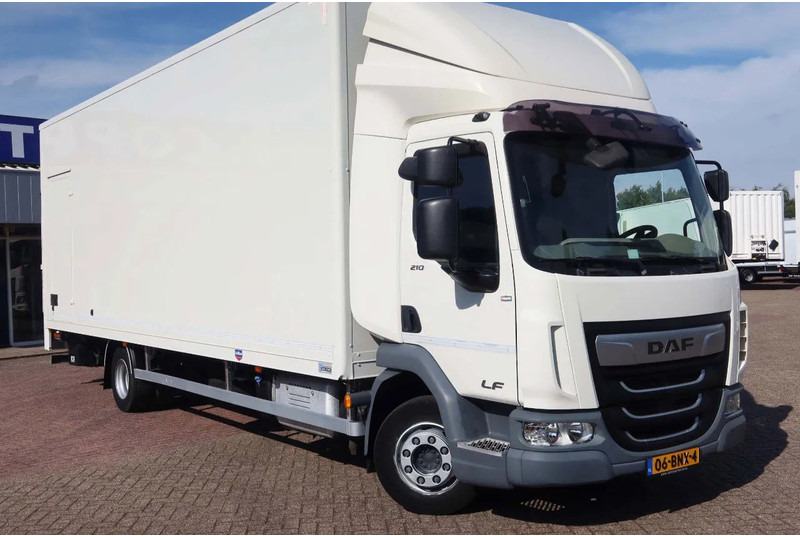 DAF LF 210 FA Bakwagen + Dhollandia 2000 kg klep extra accu set, 3x bindrail + stang. - Kamion sa zatvorenim sandukom: slika 2 DAF LF 210 FA Bakwagen + Dhollandia 2000 kg klep extra accu set, 3x bindrail + stang. - Kamion sa zatvorenim sandukom: slika 2