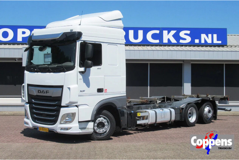 DAF XF 450 FAR BDF Systeem - Kamion za prevoz kontejnera/ Kamion sa promenjivim sandukom: slika 1 DAF XF 450 FAR BDF Systeem - Kamion za prevoz kontejnera/ Kamion sa promenjivim sandukom: slika 1