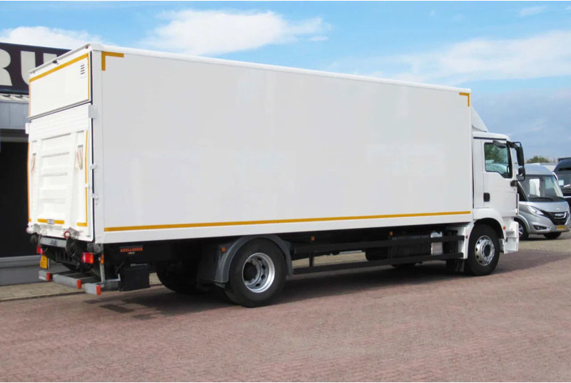 MAN TGM 18.250 Bak + klep Euro 6 - Kamion sa zatvorenim sandukom: slika 3 MAN TGM 18.250 Bak + klep Euro 6 - Kamion sa zatvorenim sandukom: slika 3