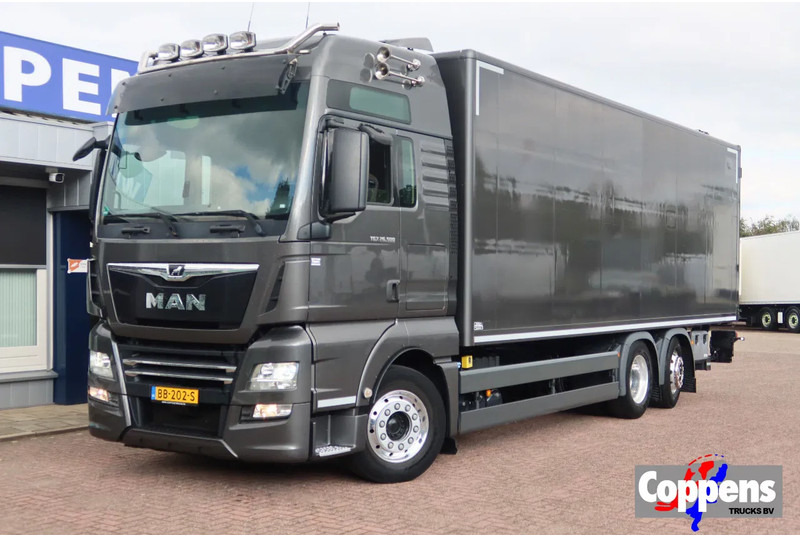 MAN TGX 26.500 6x2 Bak + Klep 3000 KG, FULL AIR SUSPENSION, SKY- LIGHTS. - Kamion sa zatvorenim sandukom: slika 1 MAN TGX 26.500 6x2 Bak + Klep 3000 KG, FULL AIR SUSPENSION, SKY- LIGHTS. - Kamion sa zatvorenim sandukom: slika 1