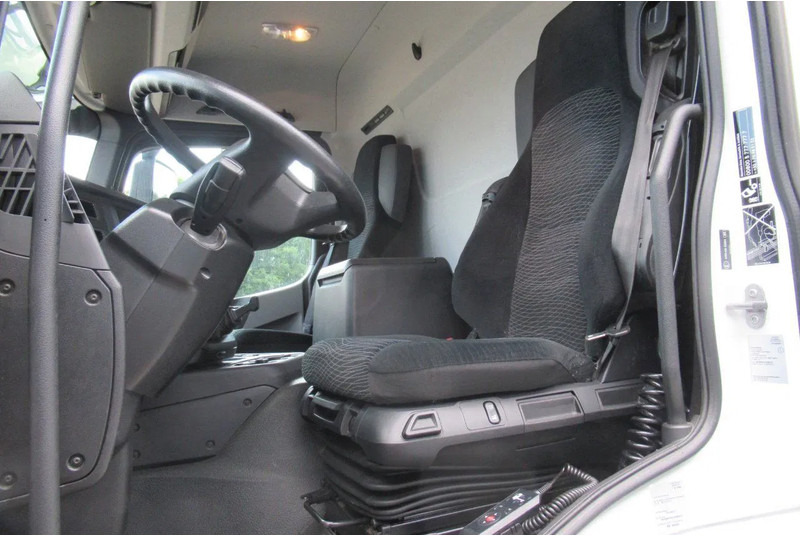 Mercedes-Benz Actros 1832 1832 LL 4x2 - Kamion sa zatvorenim sandukom: slika 5 Mercedes-Benz Actros 1832 1832 LL 4x2 - Kamion sa zatvorenim sandukom: slika 5
