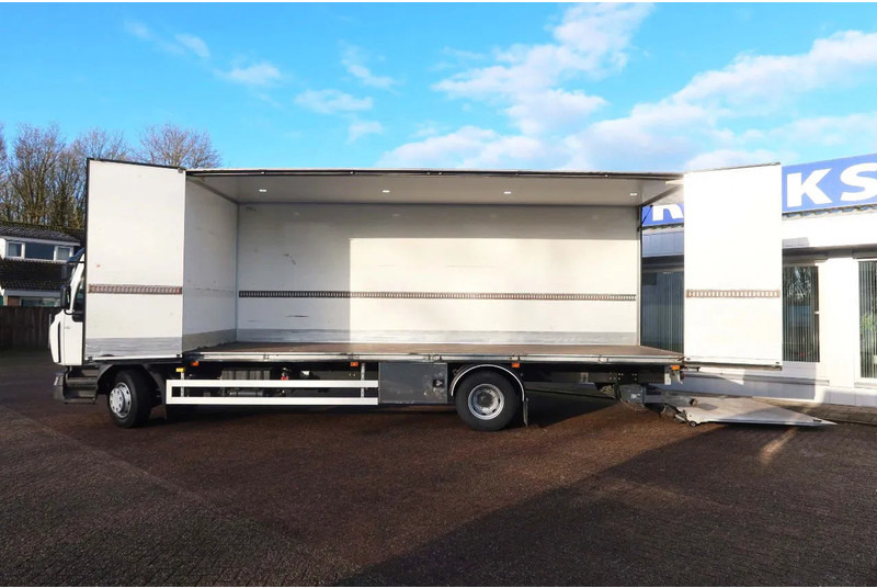 Renault D250 Bakwagen + Laadklep Deuren - Kamion sa zatvorenim sandukom: slika 2 Renault D250 Bakwagen + Laadklep Deuren - Kamion sa zatvorenim sandukom: slika 2