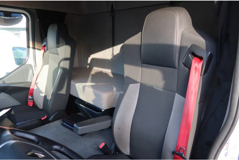 Renault D250 Bakwagen + Laadklep Deuren - Kamion sa zatvorenim sandukom: slika 5 Renault D250 Bakwagen + Laadklep Deuren - Kamion sa zatvorenim sandukom: slika 5