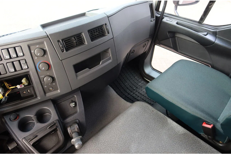 Kamion sa zatvorenim sandukom Volvo FL Bak + Dhollandia klep 2000 Kg: slika 12