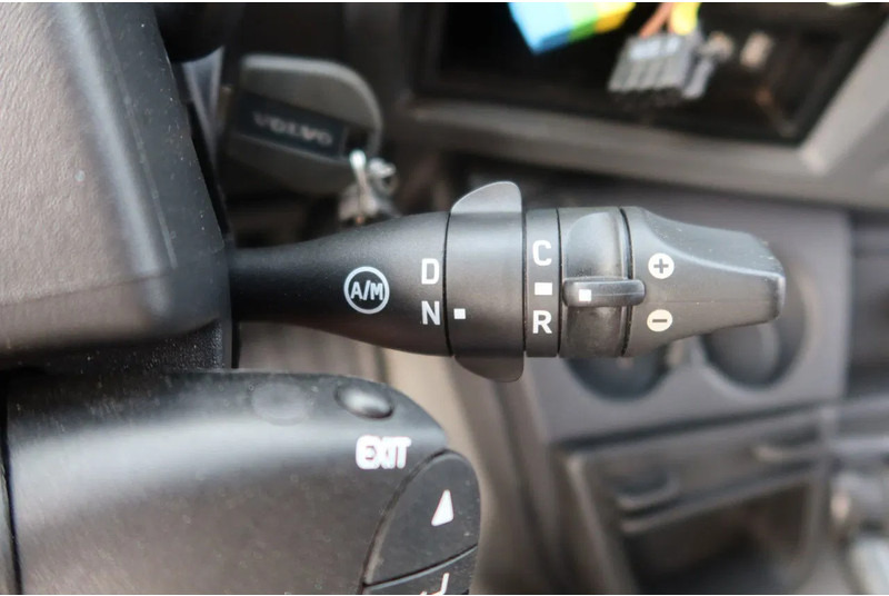 Kamion sa zatvorenim sandukom Volvo FL Bak + Dhollandia klep 2000 Kg: slika 13