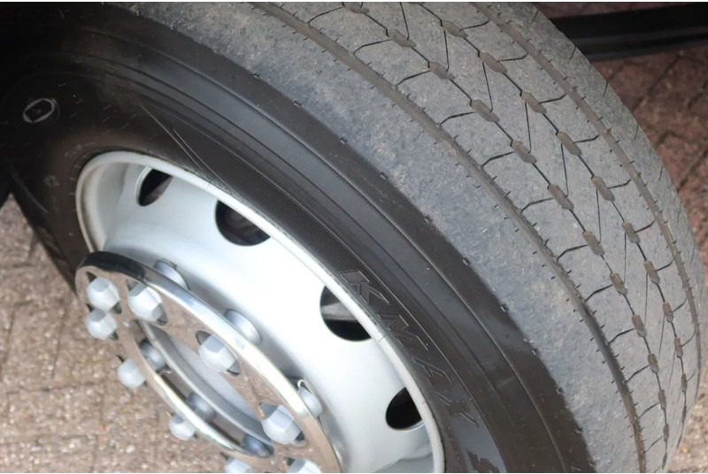 Kamion sa zatvorenim sandukom Volvo FL Bak + Dhollandia klep 2000 Kg: slika 10