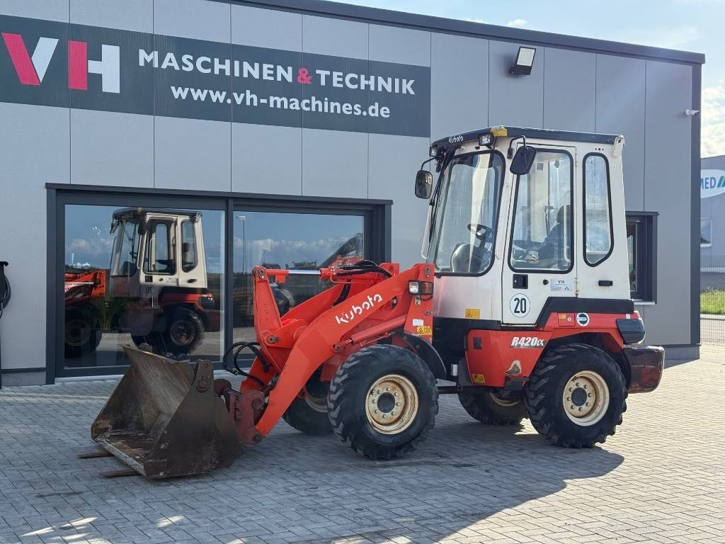 Kubota R 420 - Utovarivač točkaš: slika 2 Kubota R 420 - Utovarivač točkaš: slika 2