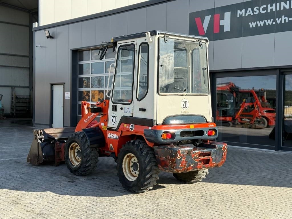 Kubota R 420 - Utovarivač točkaš: slika 3 Kubota R 420 - Utovarivač točkaš: slika 3