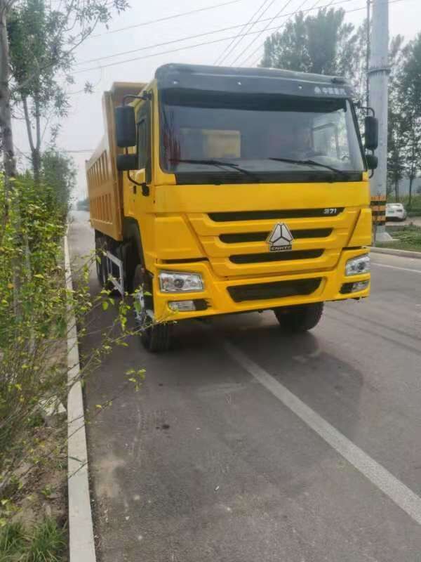 Howo Sinotruck - Istovarivač: slika 1 Howo Sinotruck - Istovarivač: slika 1