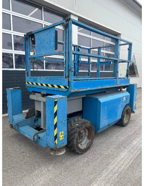 Lift u obliku makaza Genie GS 2668 RT 10m Diesel Scherenarbeitsbühne: slika 6