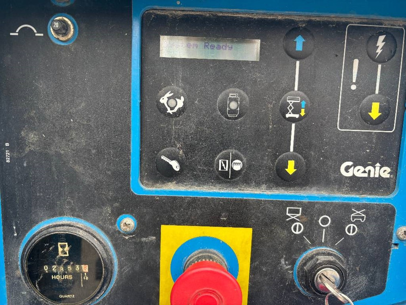 Lift u obliku makaza Genie GS 2668 RT 10m Diesel Scherenarbeitsbühne: slika 8