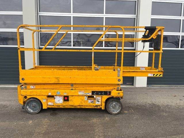 Lift u obliku makaza Haulotte Compact 8 - Scherenarbeitsbühne 8,2m, BJ 2021: slika 7