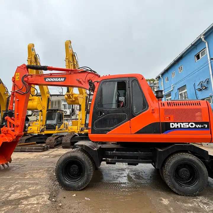 15ton Used Wheel Excavator Doosan Dh150w-7 Made In Korea For Sale With Original Good Running Condition In Shanghai - Bager točkaš: slika 1 15ton Used Wheel Excavator Doosan Dh150w-7 Made In Korea For Sale With Original Good Running Condition In Shanghai - Bager točkaš: slika 1