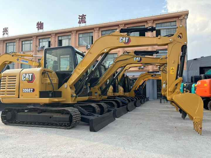 6 Ton Used Cat 305.5 306 307e 308 Crawler Excavator Mini Caterpillar 305.5 E2 for Sale China Cat305.5 Cat305.5e2 Low Price - Bager: slika 2 6 Ton Used Cat 305.5 306 307e 308 Crawler Excavator Mini Caterpillar 305.5 E2 for Sale China Cat305.5 Cat305.5e2 Low Price - Bager: slika 2