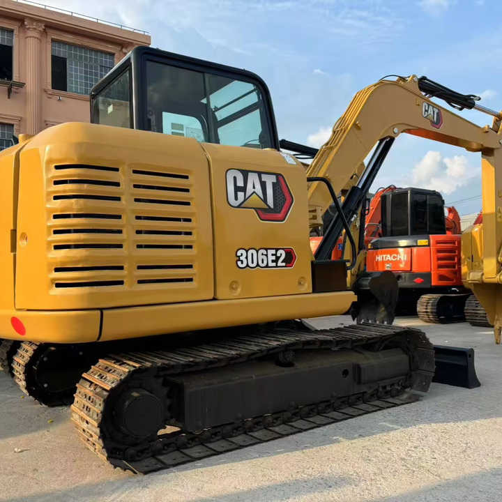 6 Ton Used Cat 305.5 306 307e 308 Crawler Excavator Mini Caterpillar 305.5 E2 for Sale China Cat305.5 Cat305.5e2 Low Price - Bager: slika 1 6 Ton Used Cat 305.5 306 307e 308 Crawler Excavator Mini Caterpillar 305.5 E2 for Sale China Cat305.5 Cat305.5e2 Low Price - Bager: slika 1