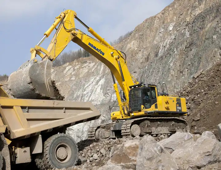 70 Ton Used Japan Komatsu PC700 Excavator for Sale Used Excavator PC220 PC200 PC240 PC600 PC650 PC700 PC800 - Bager: slika 1 70 Ton Used Japan Komatsu PC700 Excavator for Sale Used Excavator PC220 PC200 PC240 PC600 PC650 PC700 PC800 - Bager: slika 1