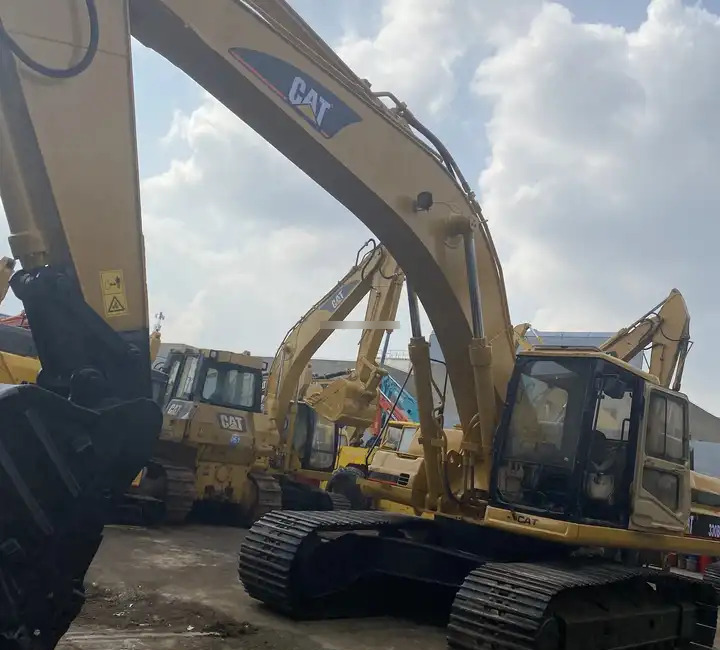 90% New Used Caterpillar crawler excavator CAT 330BL in good condition for sale with low price - Bager guseničar: slika 1 90% New Used Caterpillar crawler excavator CAT 330BL in good condition for sale with low price - Bager guseničar: slika 1
