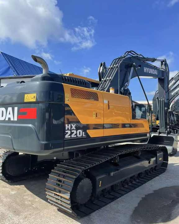 Certificated High Quality Hyundai 220LC Excavator 220lc-9s HX220L 220HD 22 Tons Excavator for Sale - Bager: slika 2 Certificated High Quality Hyundai 220LC Excavator 220lc-9s HX220L 220HD 22 Tons Excavator for Sale - Bager: slika 2