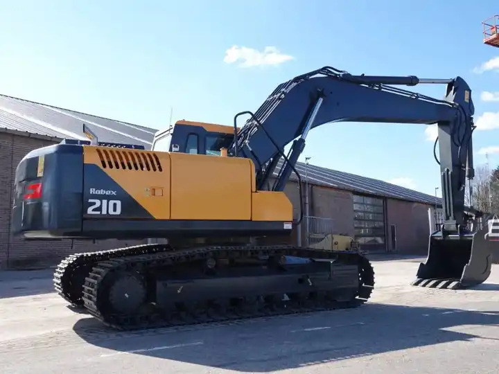 Certificated High Quality Hyundai 220LC Excavator 220lc-9s HX220L 220HD 22 Tons Excavator for Sale - Bager: slika 5 Certificated High Quality Hyundai 220LC Excavator 220lc-9s HX220L 220HD 22 Tons Excavator for Sale - Bager: slika 5
