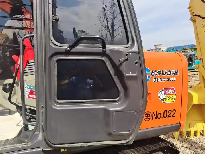 Cheap Small Tracked Excavator Hitachi Zaxis 70 Secondhand Mini Excavator  In Shanghai - Bager guseničar: slika 4 Cheap Small Tracked Excavator Hitachi Zaxis 70 Secondhand Mini Excavator  In Shanghai - Bager guseničar: slika 4