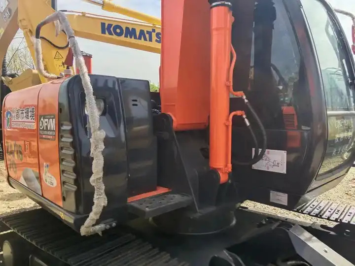 Cheap Small Tracked Excavator Hitachi Zaxis 70 Secondhand Mini Excavator  In Shanghai - Bager guseničar: slika 2 Cheap Small Tracked Excavator Hitachi Zaxis 70 Secondhand Mini Excavator  In Shanghai - Bager guseničar: slika 2