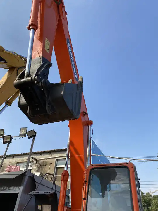 Good Price Tracked Excavator Doosan Dx225 Dx150 Korea Construction Machinery In Shanghai - Bager guseničar: slika 5 Good Price Tracked Excavator Doosan Dx225 Dx150 Korea Construction Machinery In Shanghai - Bager guseničar: slika 5