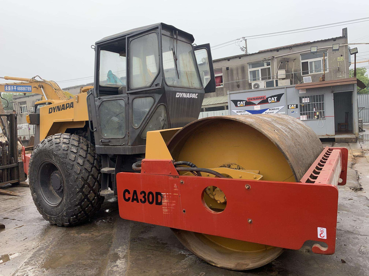 Good Quality Road Roller Surprise Price Second Hand Vibratory Compactor Original Sweden Used Road Roller Dynapac Ca30d - Valjak za puteve: slika 4 Good Quality Road Roller Surprise Price Second Hand Vibratory Compactor Original Sweden Used Road Roller Dynapac Ca30d - Valjak za puteve: slika 4