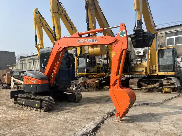 Heavy Equipments HITACHI ZX55UR Mini Digger For Excavator and High Quality Digging Machine On Sale - Bager guseničar: slika 4 Heavy Equipments HITACHI ZX55UR Mini Digger For Excavator and High Quality Digging Machine On Sale - Bager guseničar: slika 4