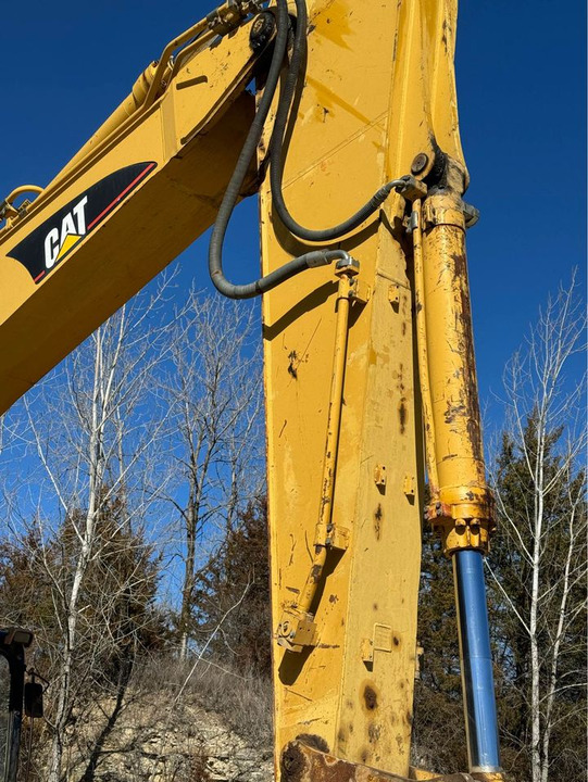 High Quality Good Condition Construction Business Powerful Cat 330C Excavator in Shanghai - Bager guseničar: slika 2 High Quality Good Condition Construction Business Powerful Cat 330C Excavator in Shanghai - Bager guseničar: slika 2