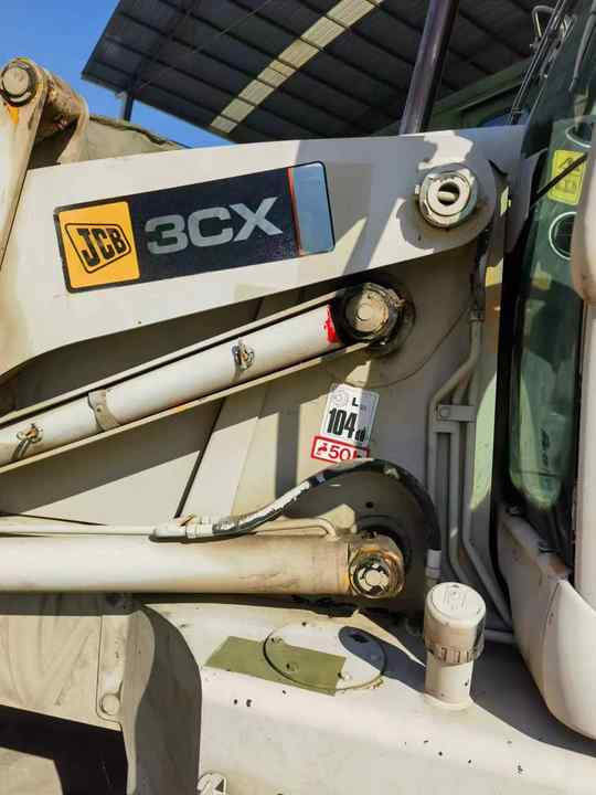 Hot sale Backhoe loader JCB 3CX 4*4 tlb loader UKmade, used cheap JCB 3CX retro loader and digger - Bager utovarivač: slika 5 Hot sale Backhoe loader JCB 3CX 4*4 tlb loader UKmade, used cheap JCB 3CX retro loader and digger - Bager utovarivač: slika 5