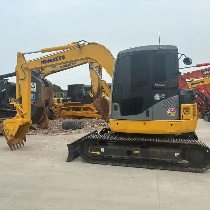Japan Surplus Backhoe Excavator Komatsu Pc78us Pc60 Tracked Excavator With Blade Dozer For The Philippines In Shanghai - Bager guseničar: slika 2 Japan Surplus Backhoe Excavator Komatsu Pc78us Pc60 Tracked Excavator With Blade Dozer For The Philippines In Shanghai - Bager guseničar: slika 2