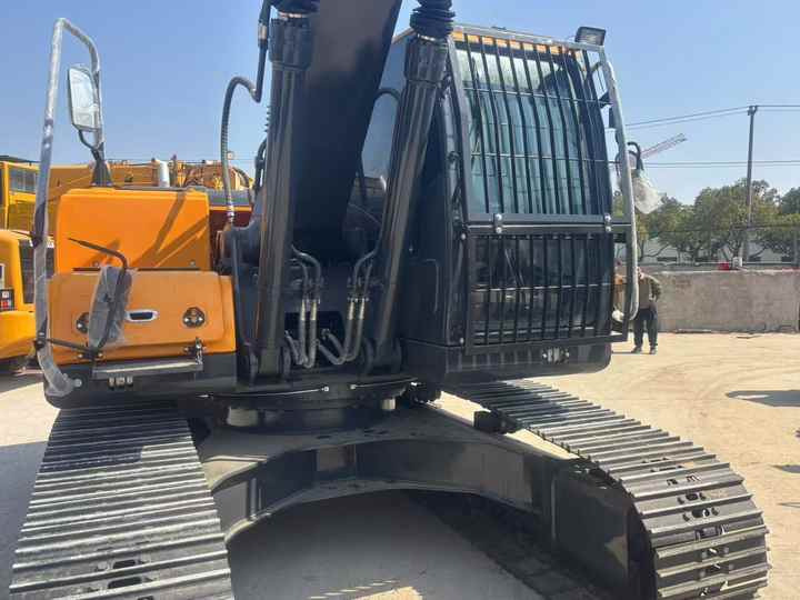 Korea 22 Ton Hyundai 220 Excavator R220LC-9s Used Hyundai Excavator 220 Used Hyundai 220-9 225LC Machine for Construction - Bager: slika 4 Korea 22 Ton Hyundai 220 Excavator R220LC-9s Used Hyundai Excavator 220 Used Hyundai 220-9 225LC Machine for Construction - Bager: slika 4