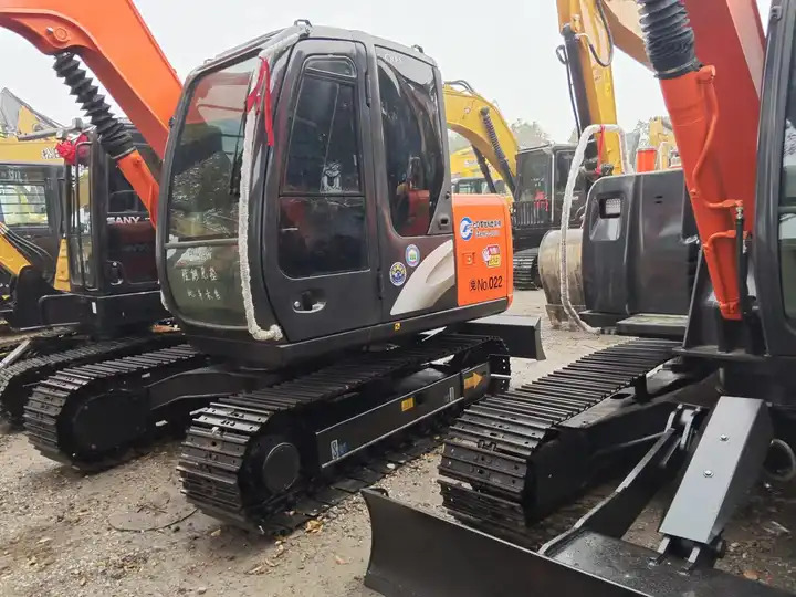 Original 7ton Used Excavator In Shanghai China 2019 Second Hand Hitachi Zx70 Used Excavator For Sale - Bager guseničar: slika 3 Original 7ton Used Excavator In Shanghai China 2019 Second Hand Hitachi Zx70 Used Excavator For Sale - Bager guseničar: slika 3