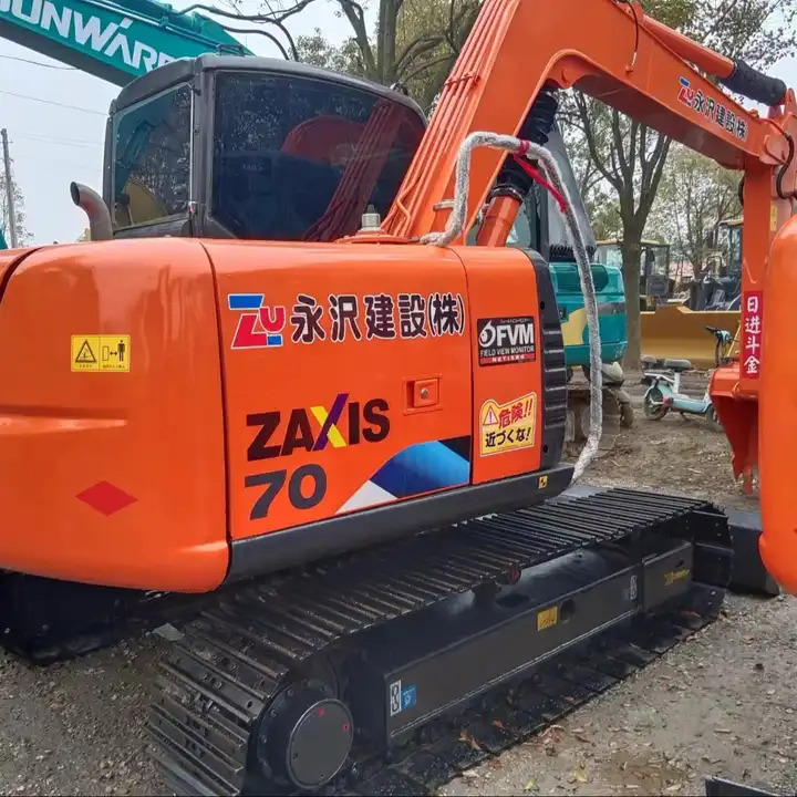Original 7ton Used Excavator In Shanghai China 2019 Second Hand Hitachi Zx70 Used Excavator For Sale - Bager guseničar: slika 1 Original 7ton Used Excavator In Shanghai China 2019 Second Hand Hitachi Zx70 Used Excavator For Sale - Bager guseničar: slika 1